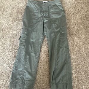 Abercrombie & Fitch green cargo pants . Curve Love fit.